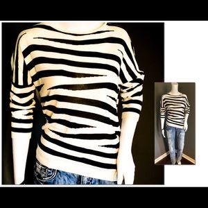 DONATED Black & white zebra print top
